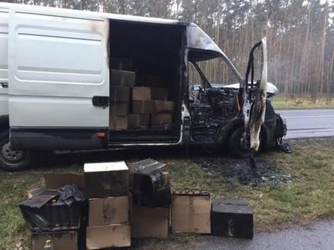 Wypadek, płonące auto i ponad 2900 butelek „lewego” spirytusu. Policja zatrzymała 37-latka