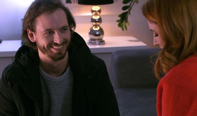 Na Wspólnej odc. 3234. Ksiądz Olek (Jan Hussakowski), Anastazja (Karolina Bacia) 