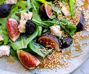 Najlepsze źrodło wapnia to nie mleko. W tych nasionach jest go znacznie więcej 