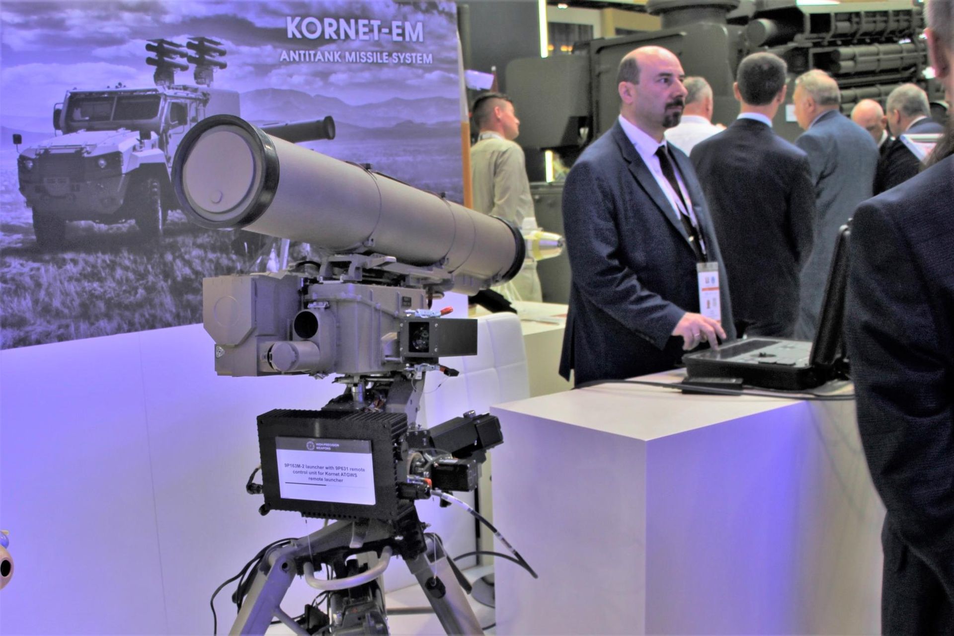 Wyrzutnia 9P163M-2 Kornet-EM oraz moduł sterujący 9P631 na IDEX2025