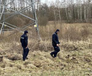 Zabójstwo małżeństwa w Ostródzie. Policyjne poszukiwanie przy poligonie