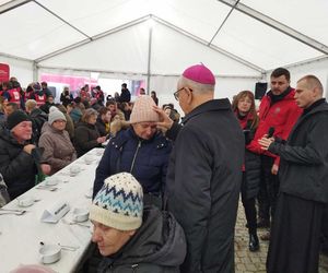 Ubodzy spotkali się na wspólnej modlitwie i posiłku