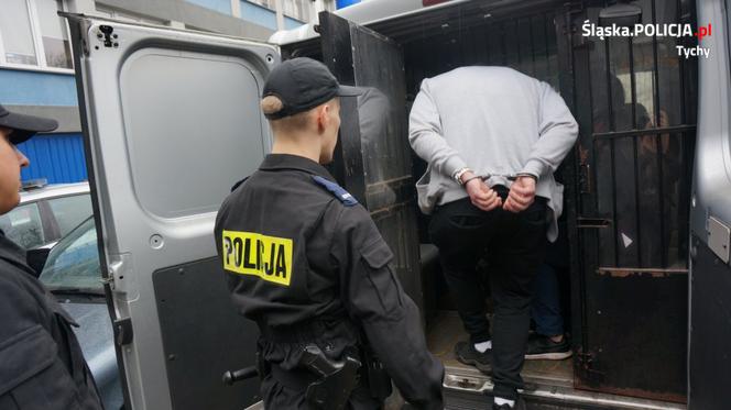 Pseudokibice Ruchu Chorzów zatrzymani w Tychach! [ZDJĘCIA]