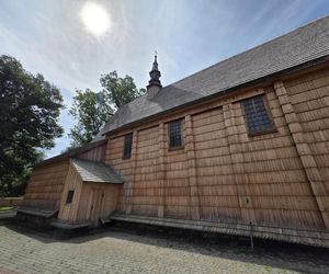 Zabytkowy kościół w Domaradzu.