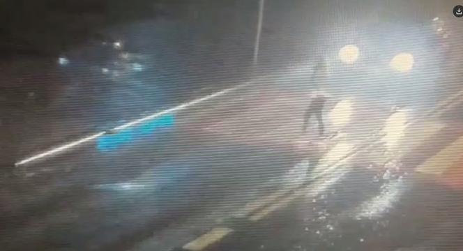 Nastolatka potrącona przez dwa samochody. Policjanci opublikowali nagranie. Ku przestrodze [WIDEO]