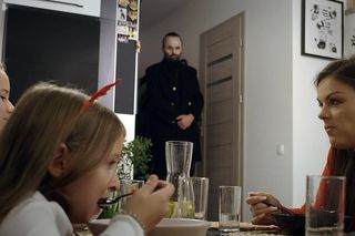 Czad zabija po cichu. Kadry z filmu