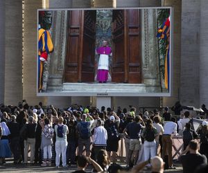 Tłumy na placu św. Piotra