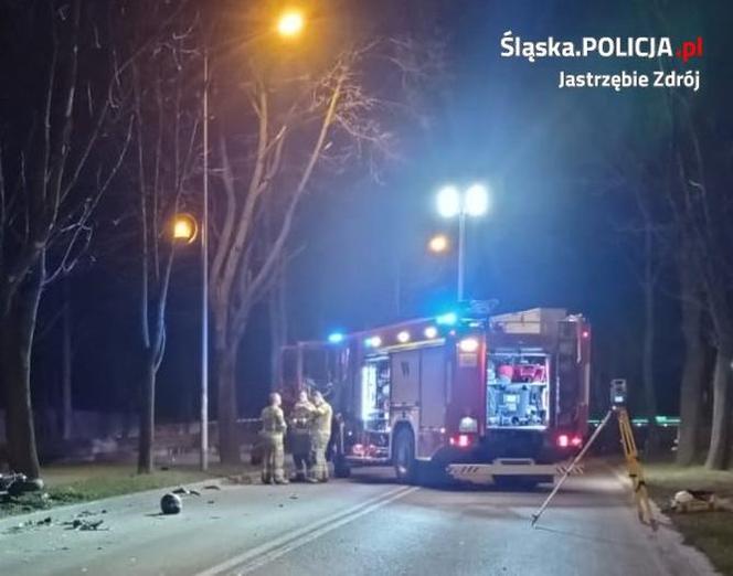 Śląskie: Kierowca jeepa zmiótł z drogi motorower i uciekł. Gdy ofiara traciła życie, sprawca szukał prawnika