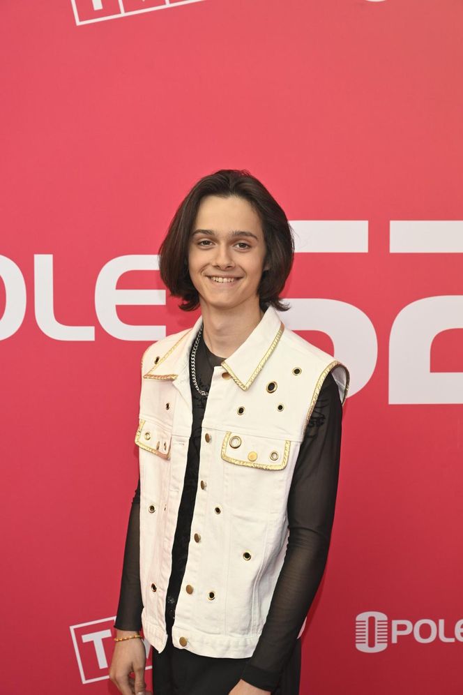 Konferencja prasowa 62. edycji Krajowego Festiwalu Polskiej Piosenki w Opolu. Tłum gwiazd na czerwonym dywanie