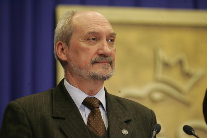 Macierewicz