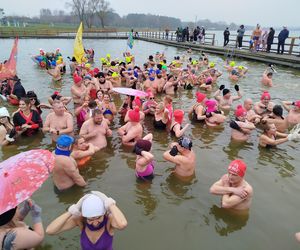 Mazowieckie Morsy otworzyły sezon morsowania 2025/2026 nad zalewem w Siedlcach