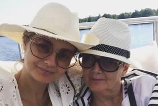 Przyjaciółki. Małgorzata Socha w żałobie po śmierci taty zabrała mamę na wakacje: W Rodzinie siła