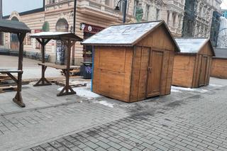 Rozpoczęły się przygotowania do jarmarku bożonarodzeniowego. Zobacz, kiedy oficjalnie się rozpocznie