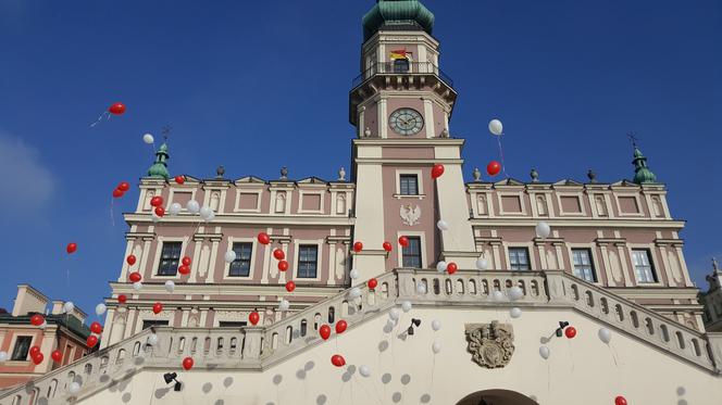 Zamość: Przedszkolaki wypuściły 100 balonów na 100-lecie niepodległości