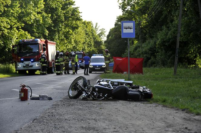 Motocyklista próbował uniknąć zderzenia i zginął pod kołami nadjeżdżającego samochodu