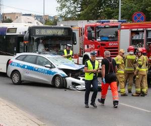 Wypadek autobusu i radiowozu w Szczecinie! Przynajmniej 9 osób poszkodowanych