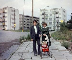 Rodzinny album Bajerów. W tle dawne Starachowice