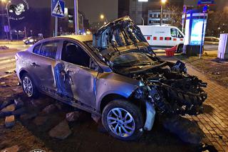 Warszawa: pijany złodziej spowodował wypadek kradzionym autem