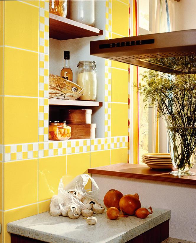 Żółte płytki w kuchni