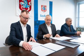 Przy SP 4 i SP 2 w Siedlcach będzie można korzystać z boisk przez cały rok