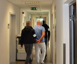  Wyłudził od seniorki pieniądze i biżuterię. Już jest w rękach policji 