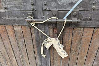 Rzucił sie z nożem na Cypriana z zazdrości 