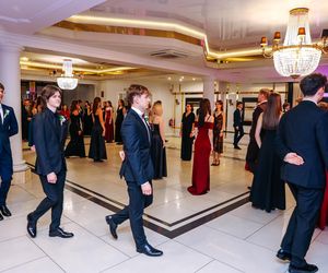 Elegancka studniówka maturzystów z I LO w Rybniku. Ten bal zapamiętają na długo