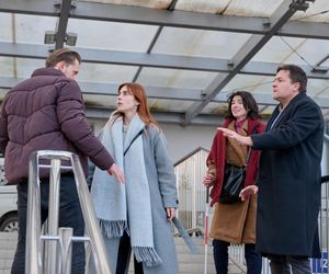 Na Wspólnej odc. 3997. Klaudia (Justyna Karłowska), Michał (Robert Kudelski), kobieta (Adrianna Kućmierz)