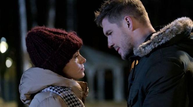 M jak miłość. Iza (Adriana Kalska), Marcin (Mikołaj Roznerski)