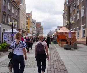 Dni Olsztyna 2025. Dziesiątki wystawców i setki olsztynian na Jarmarku Jakubowym
