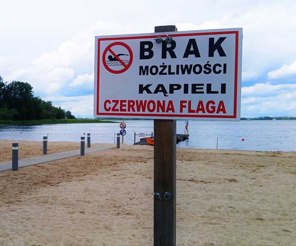 Zakaz kąpieli na kąpielisku w Dąbiu