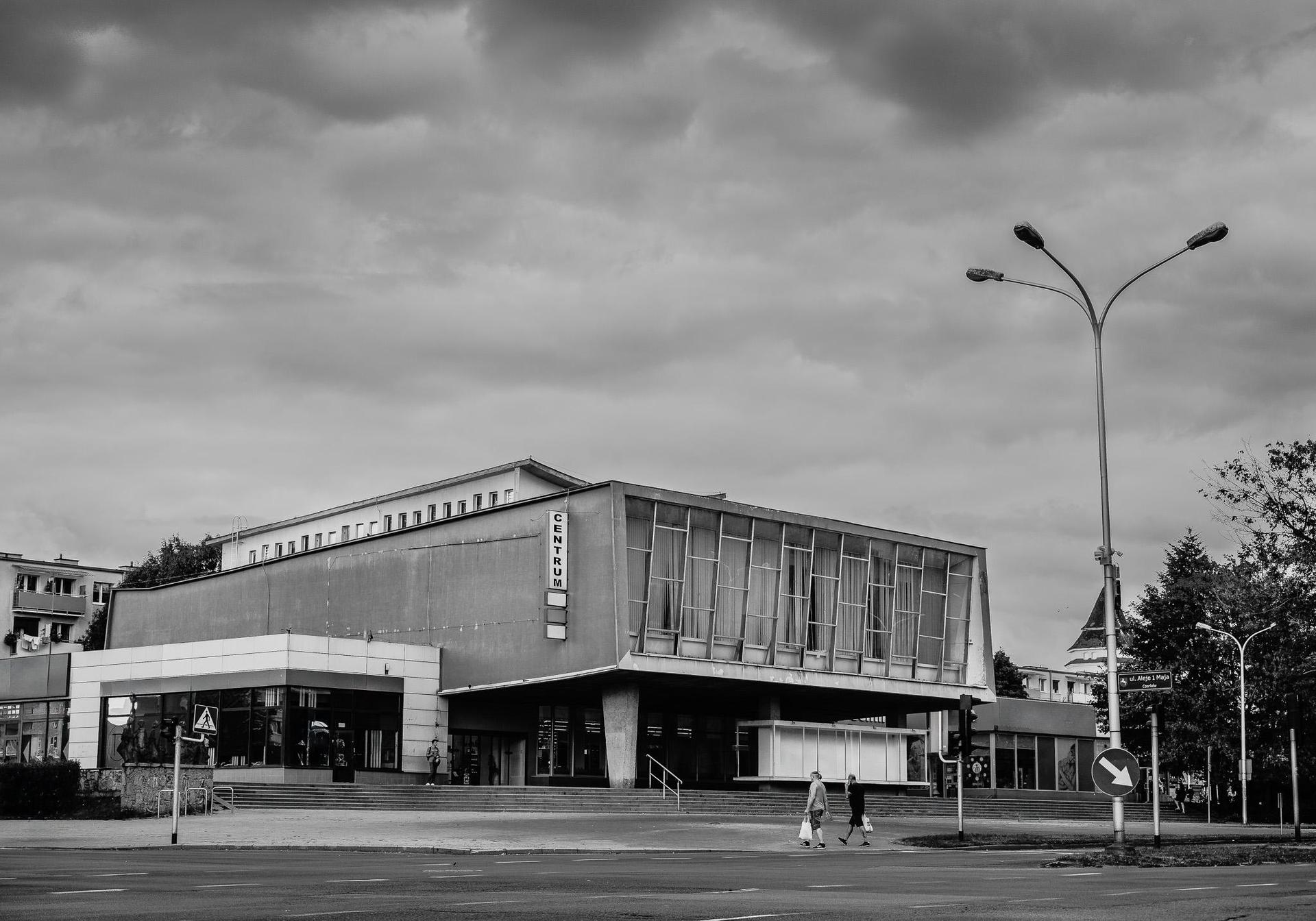 Szlak Konińskiego Modernizmu - zobacz zdjęcia architektury i sztuki Nowego Konina