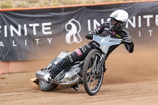 Koszmar w biegu Bartosza Zmarzlika. Nieprzytomny zawodnik po fatalnym upadku. Karetka na torze, dramat Woffindena