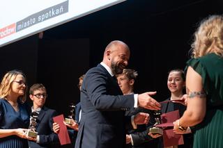 Od 200 do 400 zł dla uzdolnionej młodzieży z Wrocławia