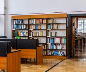 Biblioteka SGH - zdjęcia. Zobacz wspaniałe wnętrza warszawskiego gmachu