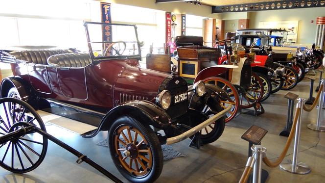 Muzeum motoryzacji Heritage Park Historical Village w Calgary