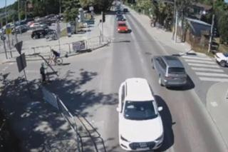 10-latek na hulajnodze