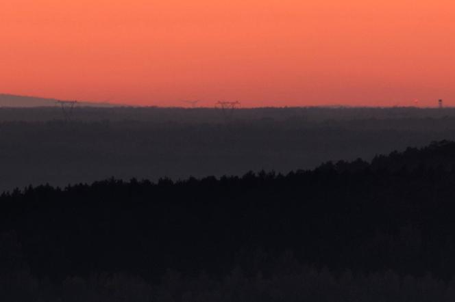 Góry Świętokrzyskie widziane z Góry Trzech Krzyży w Parchatce