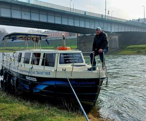 Houseboat na Sanie