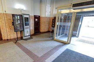 Zamaskowany mężczyzna wszedł do budynku Urzędu Miasta w Chorzowie