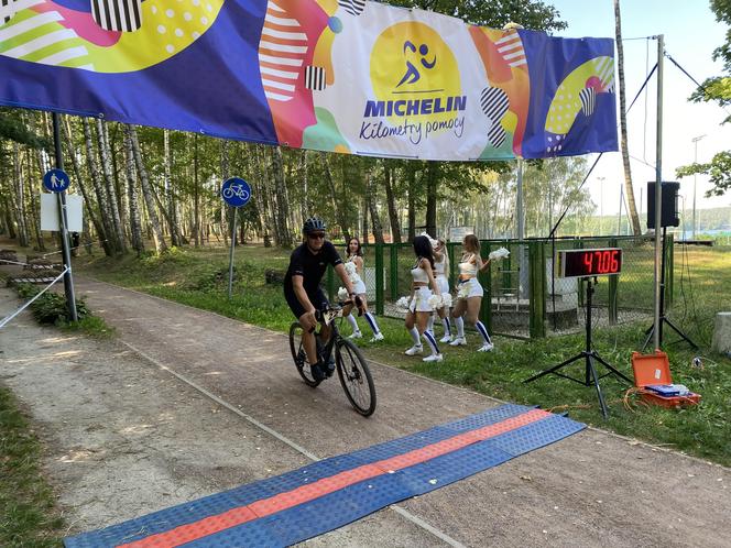 Kilometry Pomocy Michelin 2024. Sportowe emocje na plaży miejskiej w Olsztynie. Zobacz zdjęcia!