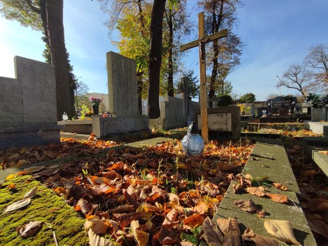 To drugi NAJSTARSZY cmentarzy w Polsce. Jest w Ostrowie Wielkopolskim
