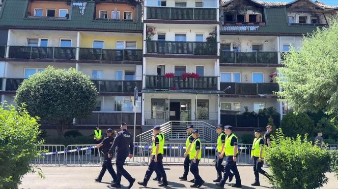 Policjanci pokazali jak wygląda wnętrze spalonego budynku w Ząbkach. Wstrząsające obrazki