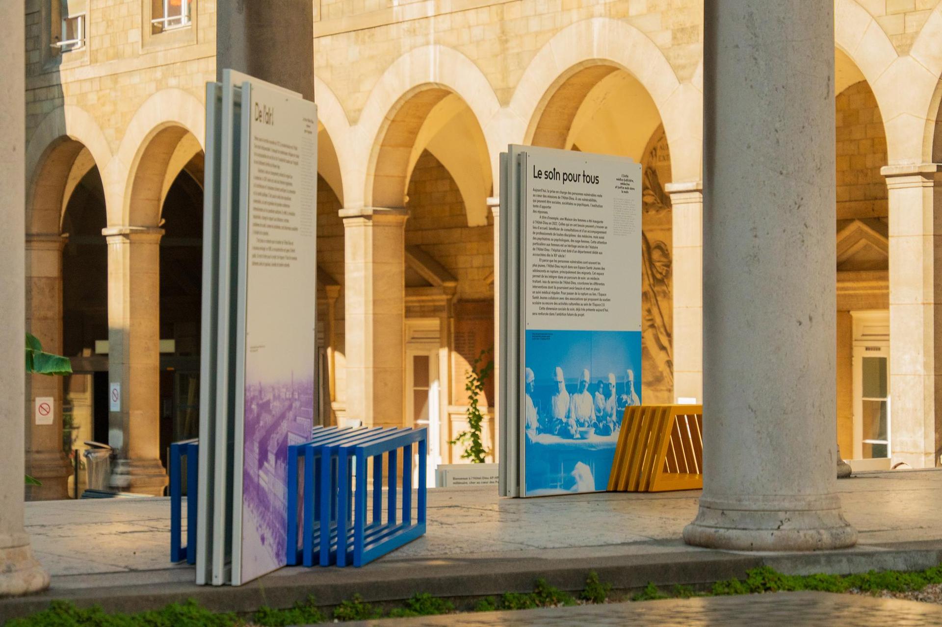 Instalacja Izabeli Bołoz na dziedzińcu paryskiego Hôtel-Dieu