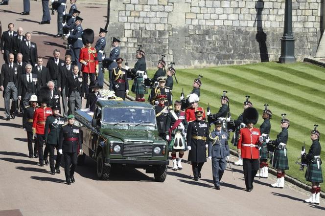 Książę Filip w ostatnią podróż pojechał wojskowym Land Roverem