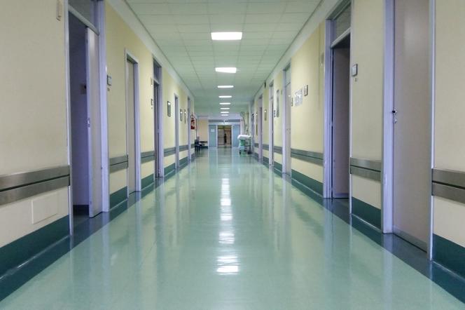 Szpitalny korytarz 