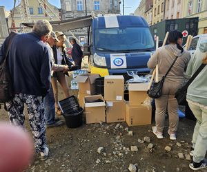 Pomaga ofiarom wielkiej powodzi. Opowiedział, jak wygląda sytuacja na miejscu