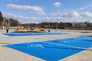 Prawie 400 nowych miejsc parkingowych przy ul. Arkońskiej. Skorzystają odwiedzający szpital i pasażerowie Szczecińskiej Kolei Metropolitalnej