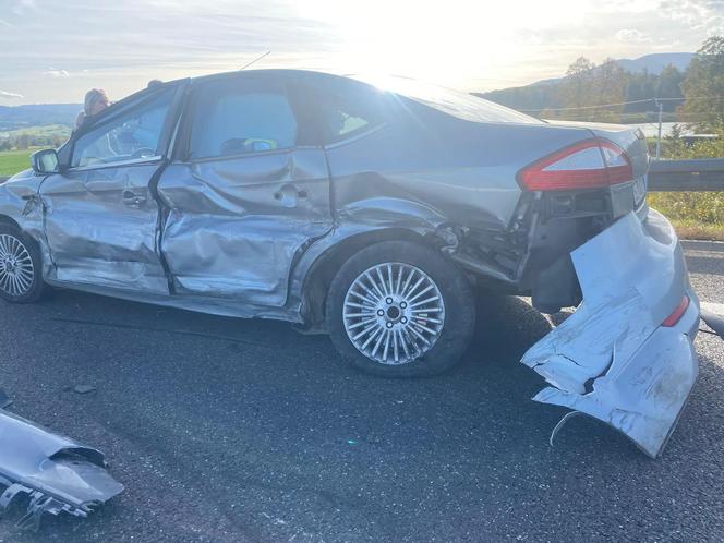 Zderzenie sześciu pojazdów na S1 w Wieprzu (pow. żywiecki). Jedna osoba poszkodowana