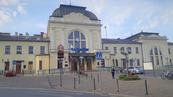 Tarnów: Kolej będzie wypożyczać elektryczne samochody